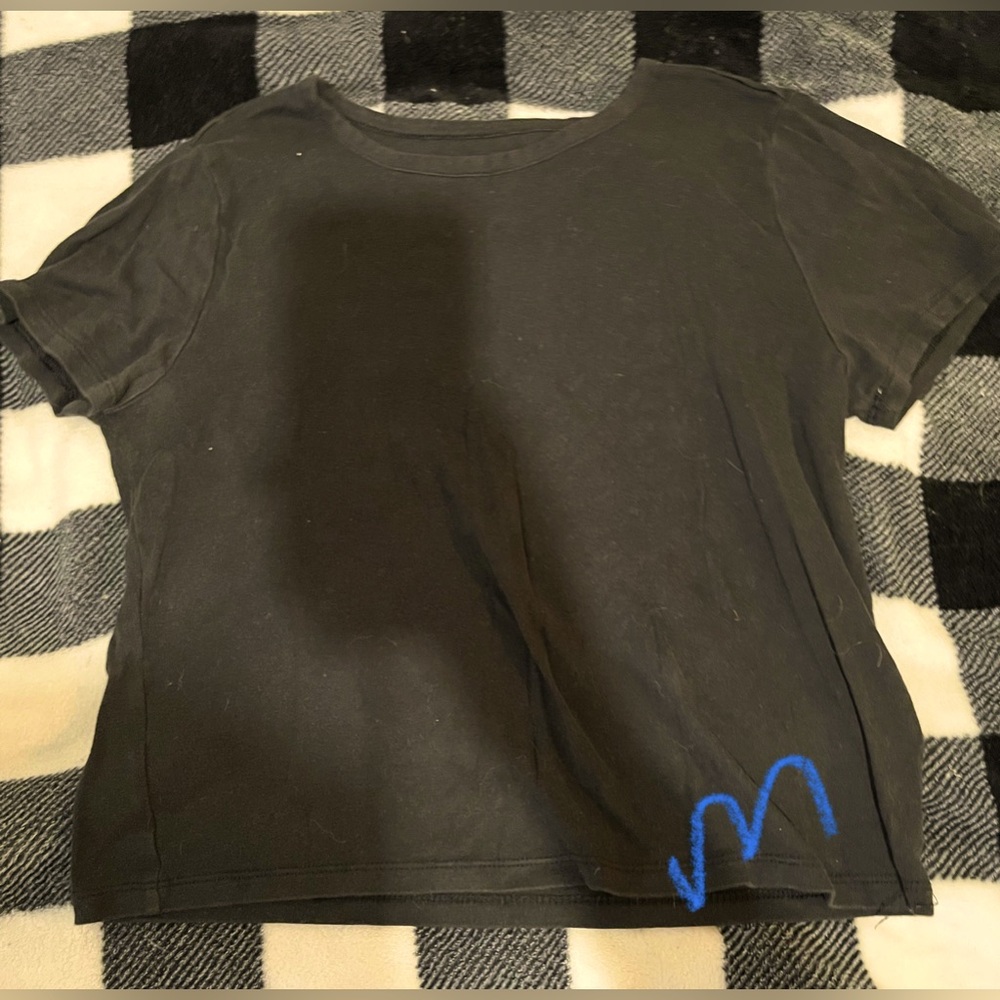 Cute simple staple piece. All black baby tee.